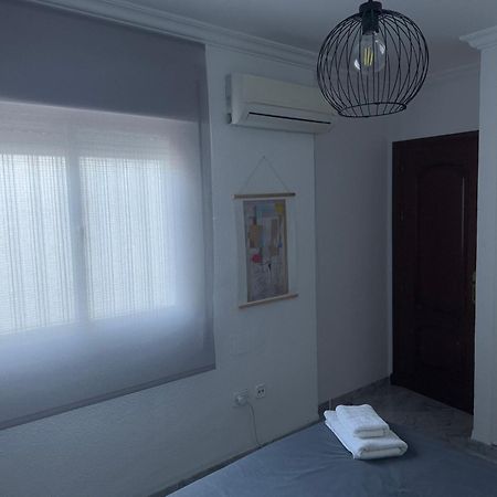 Encanto Urbano: Piso Centrico Totalmente Equipado Лебриха Екстериор снимка