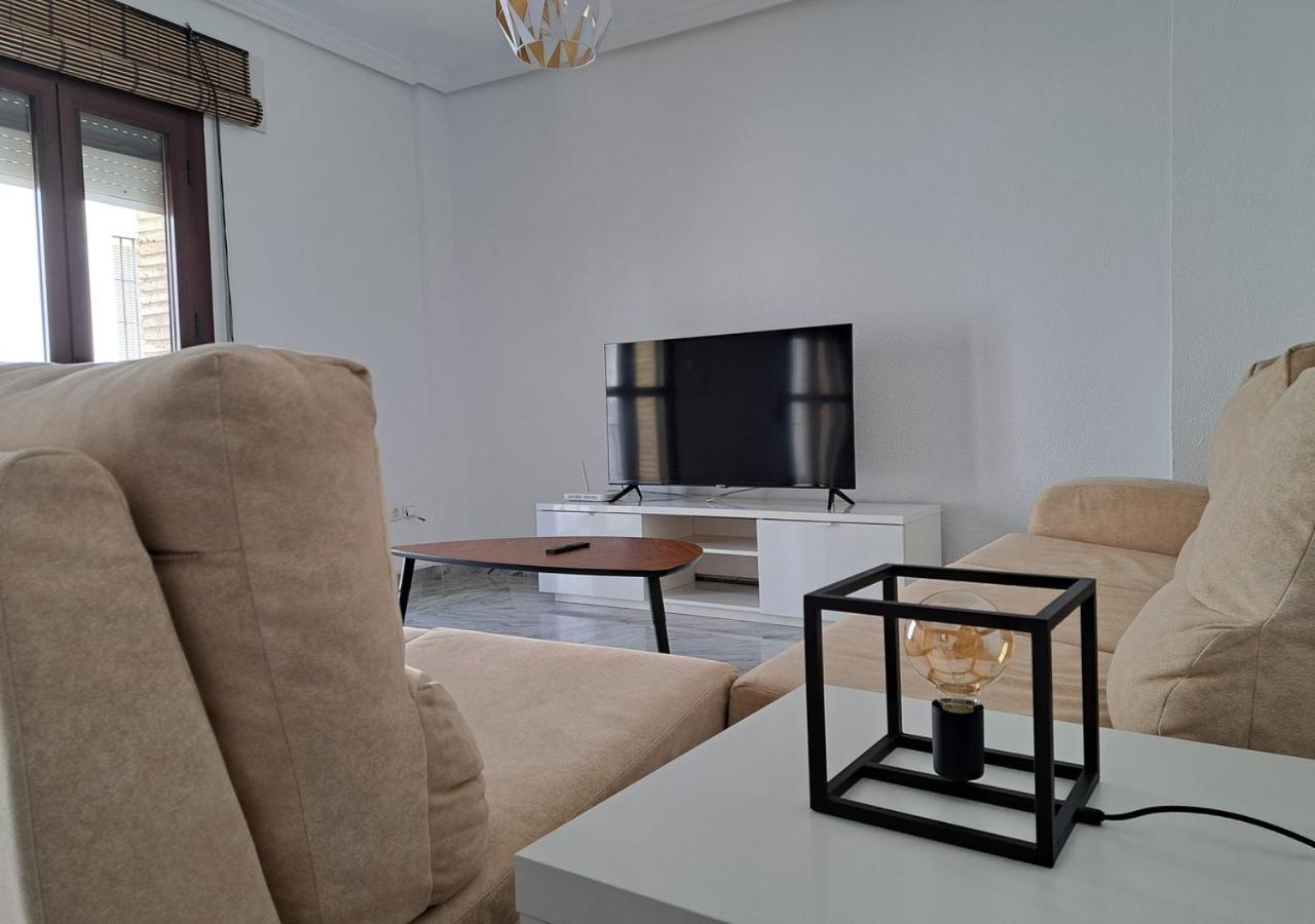 Encanto Urbano: Piso Centrico Totalmente Equipado Лебриха Екстериор снимка